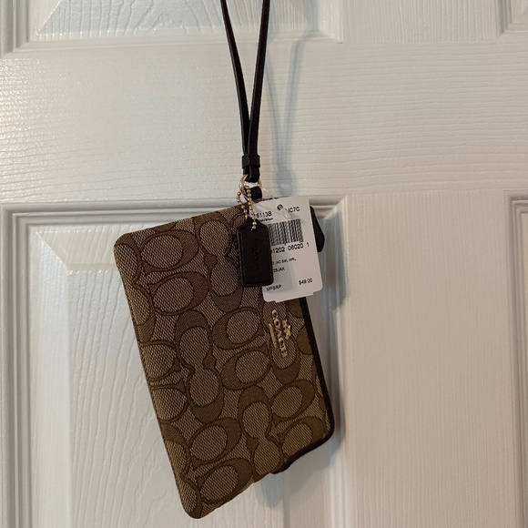 Brown coach wristlet - Picture 1 of 4